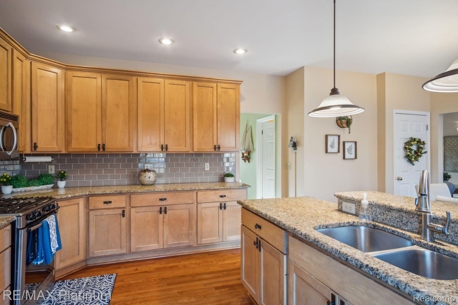 440 Gulley Road Howell, MI 48843 - Photo 12 of 50 Plenty of counter and cabinet space