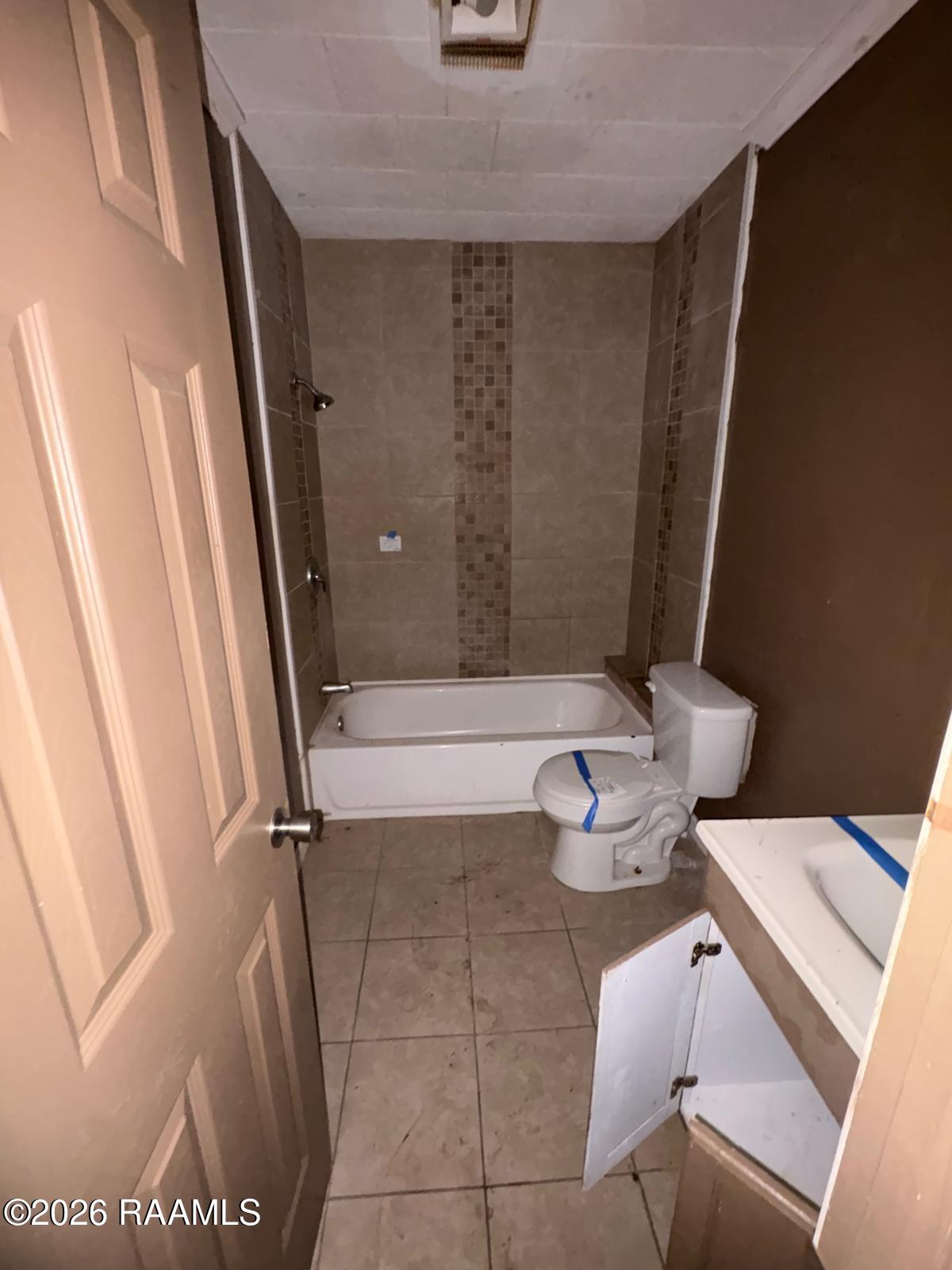 209 Robitaille Road New Iberia, LA 70560 - Photo 10 of 15 WhatsApp Image 2026-03-06 at 12.23.19 (4