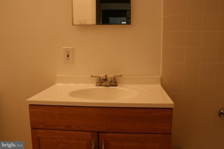 4002 McDonogh Road Randallstown, MD 21133 - Photo 14 of 17 Bath