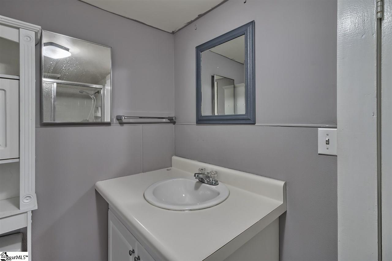 201 Old Liberty Road Easley, SC 29640 - Photo 23 of 36