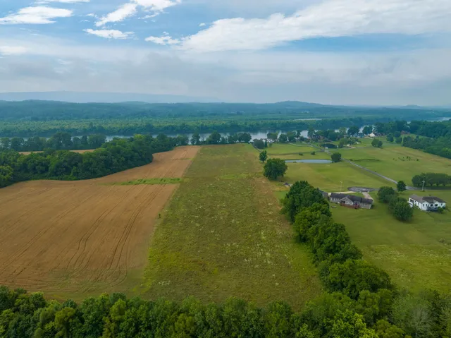 $500,000 | 0 Water Front Place, Unit TRACT 1, Jasper, TN 37347