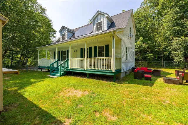 $399,900 | 370 West Ware Road, Warren, MA 01092