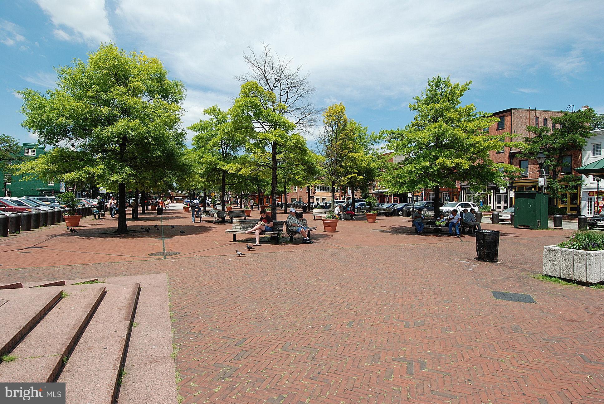 937 South Caroline Street, Unit 19 Baltimore, MD 21231 - Photo 20 of 24 Fells Point Square - Saturday Farmers' Market