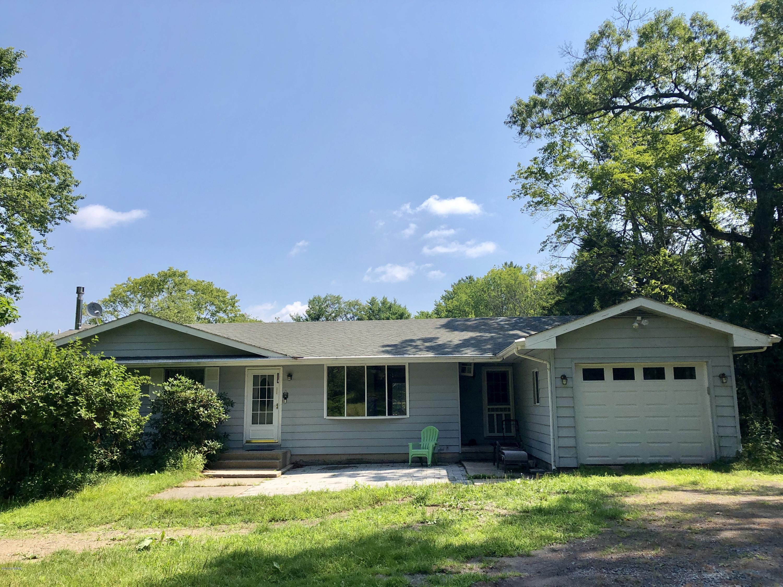 191 Rt 590 Greeley, PA 18425 - Photo 2 of 32