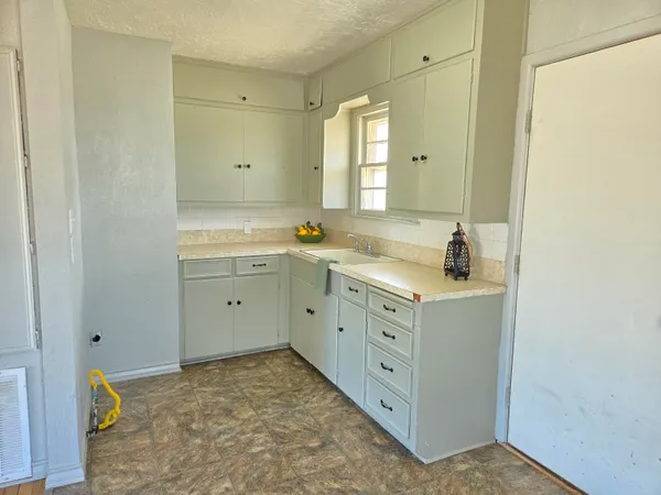 $74,500 | 18 Houston Road, Tulia, TX 79088
