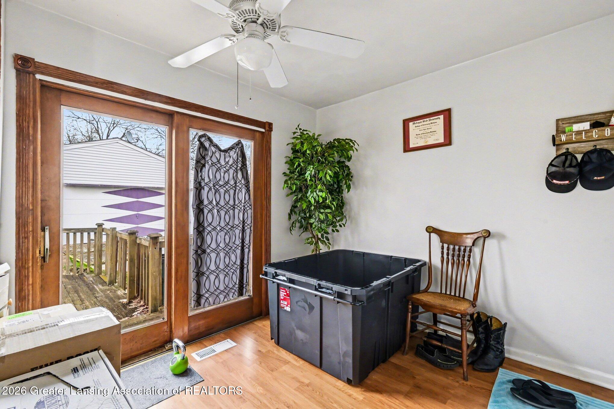 3119 Norwich Road Lansing, MI 48911 - Photo 4 of 17 013_file_3231