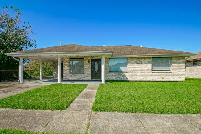 $185,000 | 2328 Congressman Hebert Drive, Chalmette, LA 70043
