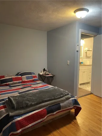$2,250 | 12 Third School Street, Unit 2, Bristol, RI 02809