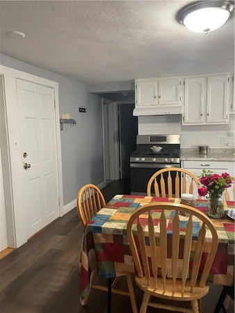 $2,250 | 12 Third School Street, Unit 2, Bristol, RI 02809