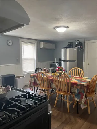 $2,250 | 12 Third School Street, Unit 2, Bristol, RI 02809