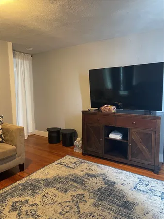 $2,250 | 12 Third School Street, Unit 2, Bristol, RI 02809