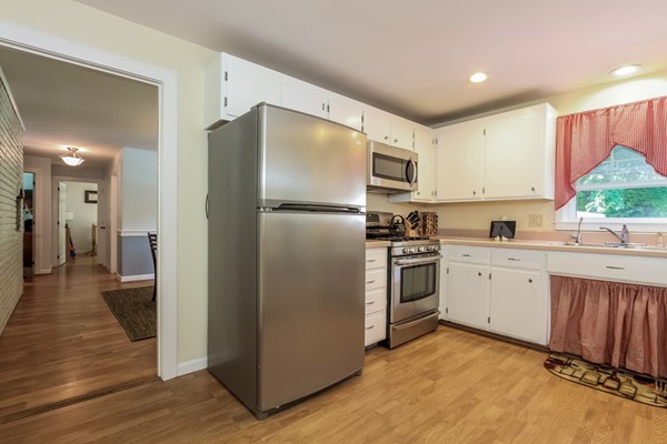 12 North Hill Road Westford, MA 01886 - Photo 5 of 17 Gallery Image 5