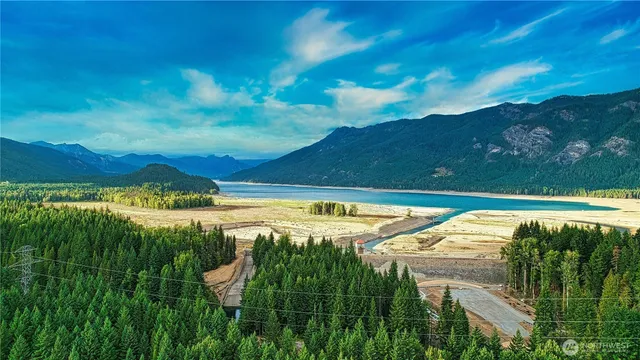 $625,000 | 80 Evergreen Way, Easton, WA 98925