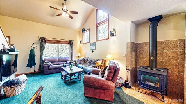 $625,000 | 80 Evergreen Way, Easton, WA 98925