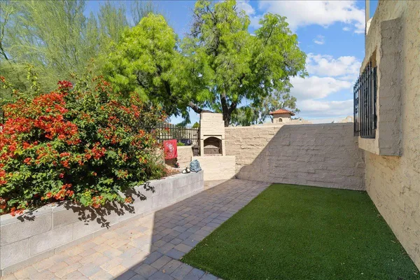 $2,100 | 16646 North 29th Drive, Phoenix, AZ 85053