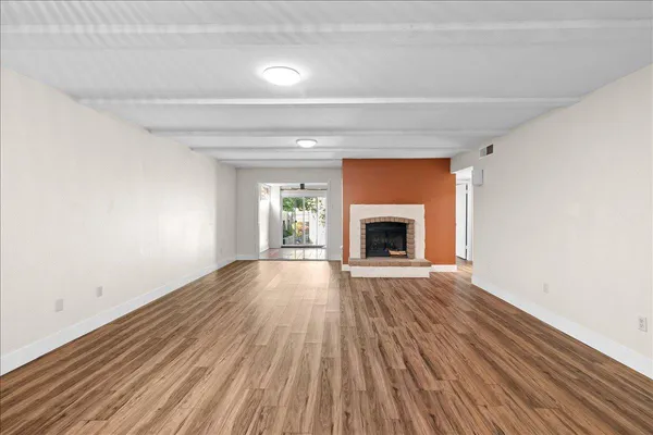 $2,100 | 16646 North 29th Drive, Phoenix, AZ 85053