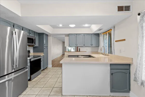 $2,100 | 16646 North 29th Drive, Phoenix, AZ 85053