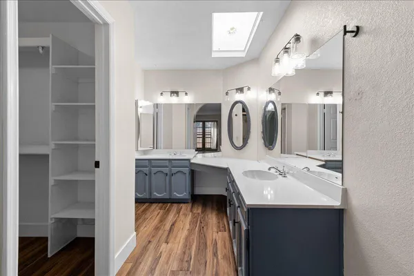 $2,100 | 16646 North 29th Drive, Phoenix, AZ 85053