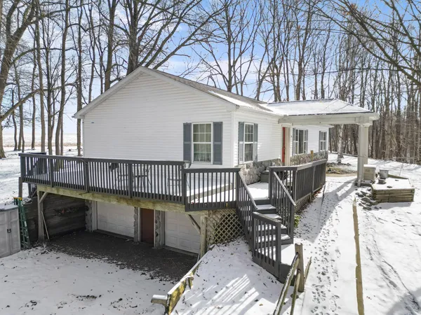 $244,900 | 519 Crest Lane, Jonesville, MI 49250