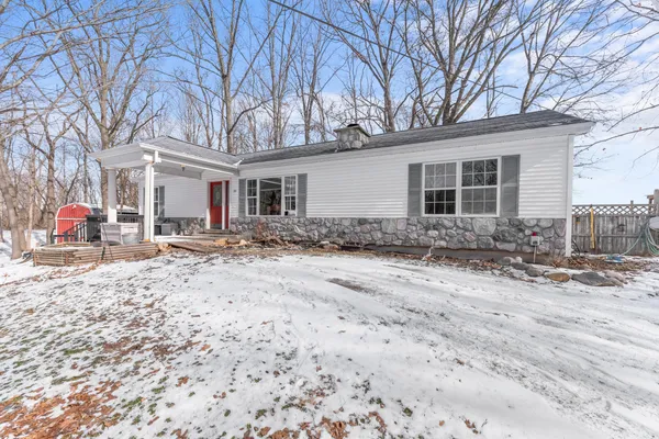 $244,900 | 519 Crest Lane, Jonesville, MI 49250