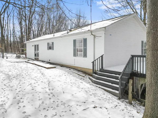 $249,900 | 519 Crest Lane, Jonesville, MI 49250