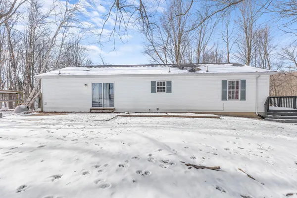 $244,900 | 519 Crest Lane, Jonesville, MI 49250