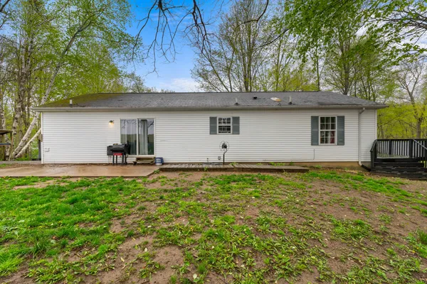 $244,900 | 519 Crest Lane, Jonesville, MI 49250