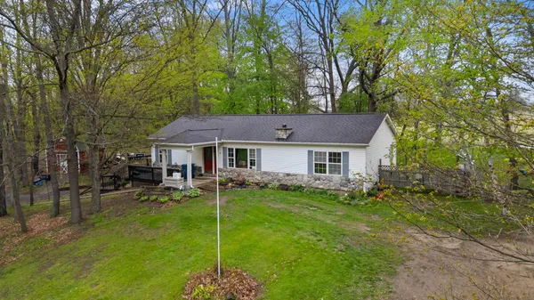 $244,900 | 519 Crest Lane, Jonesville, MI 49250