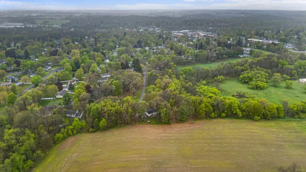 $244,900 | 519 Crest Lane, Jonesville, MI 49250