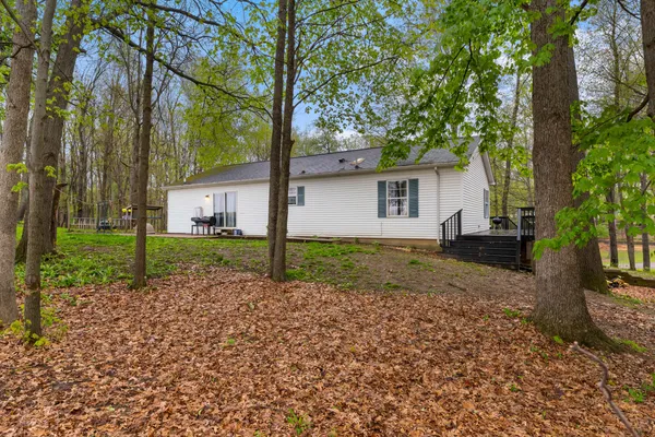 $244,900 | 519 Crest Lane, Jonesville, MI 49250