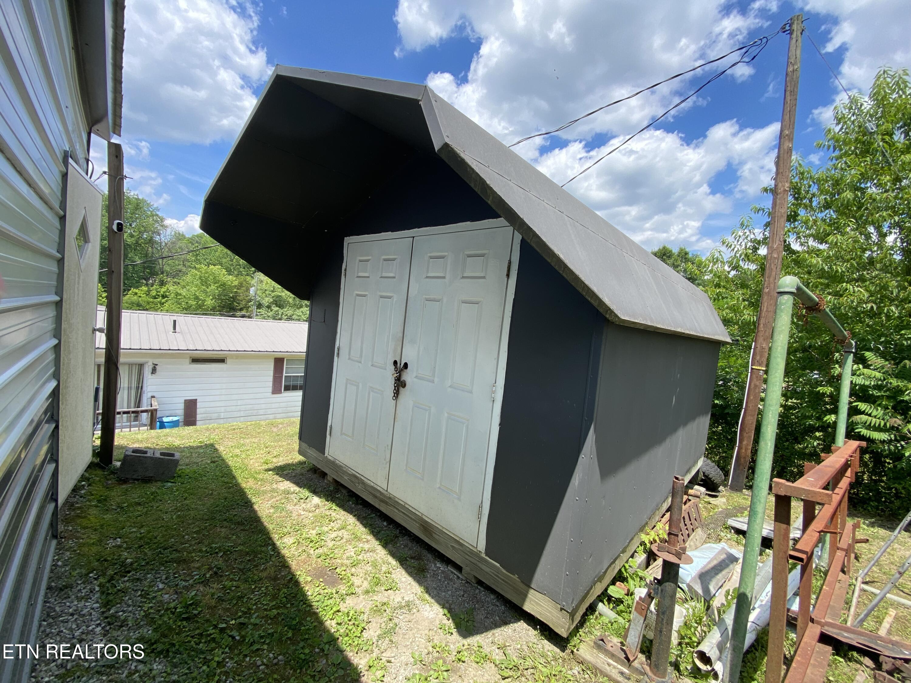 64 Dunlap Hollow Road Middlesboro, KY 40965 - Photo 7 of 34 IMG_2024
