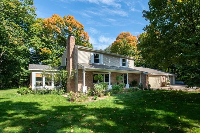 $620,000 | 47190 391st Lane, St. Peter, MN 56082