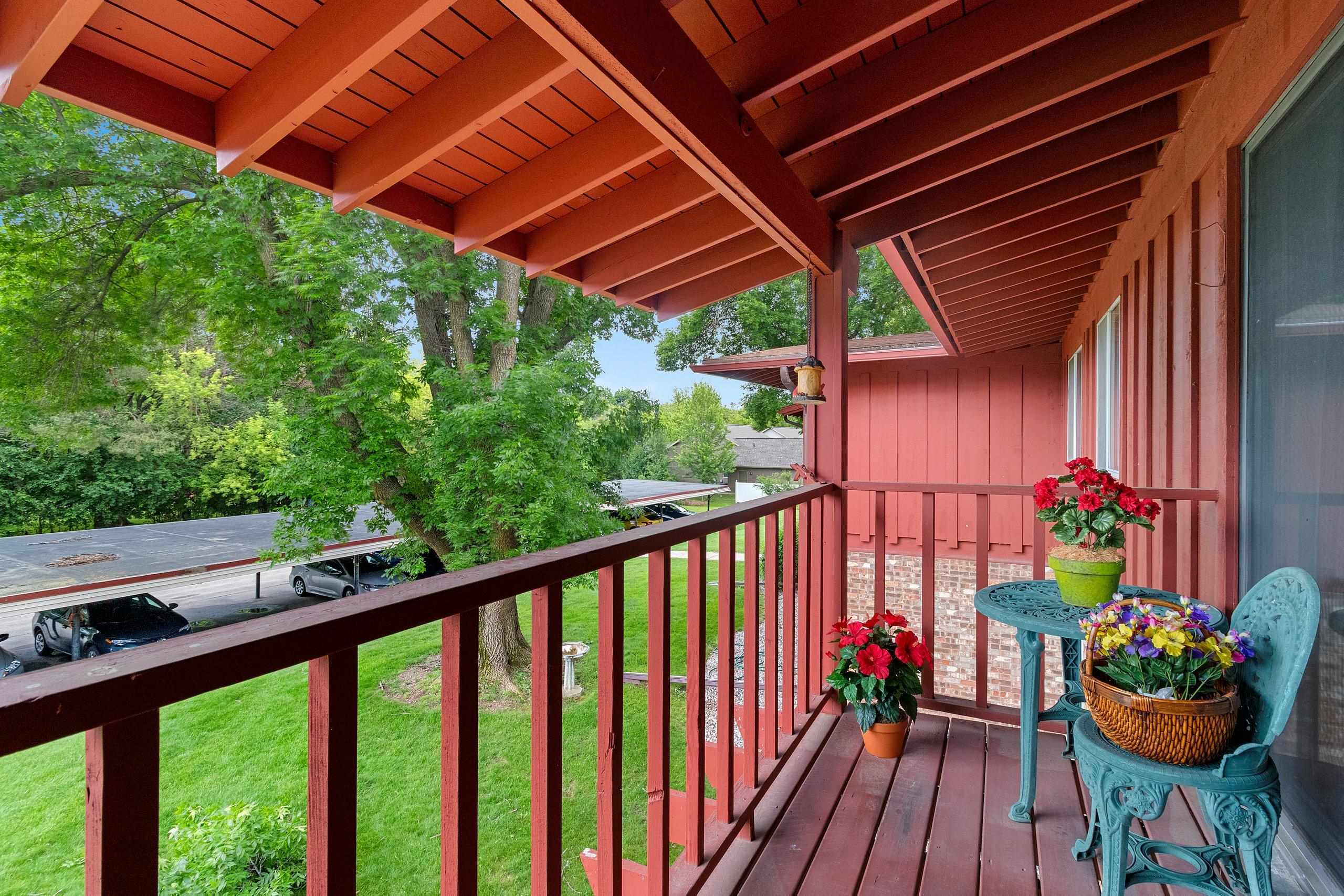 3182 Justin Court, Unit 5 Appleton, WI 54914 - Photo 4 of 34
