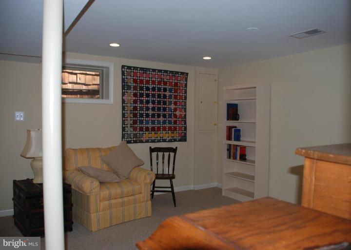 8522 Durham Court Springfield, VA 22151 - Photo 17 of 24 Recreation Room