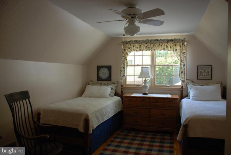8522 Durham Court Springfield, VA 22151 - Photo 21 of 24 Bedroom #3