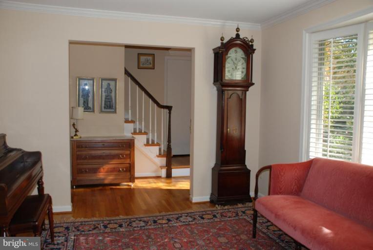 8522 Durham Court Springfield, VA 22151 - Photo 5 of 24 Living Room #2