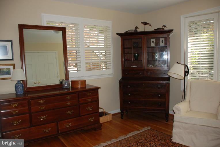 8522 Durham Court Springfield, VA 22151 - Photo 9 of 24 Sitting Room