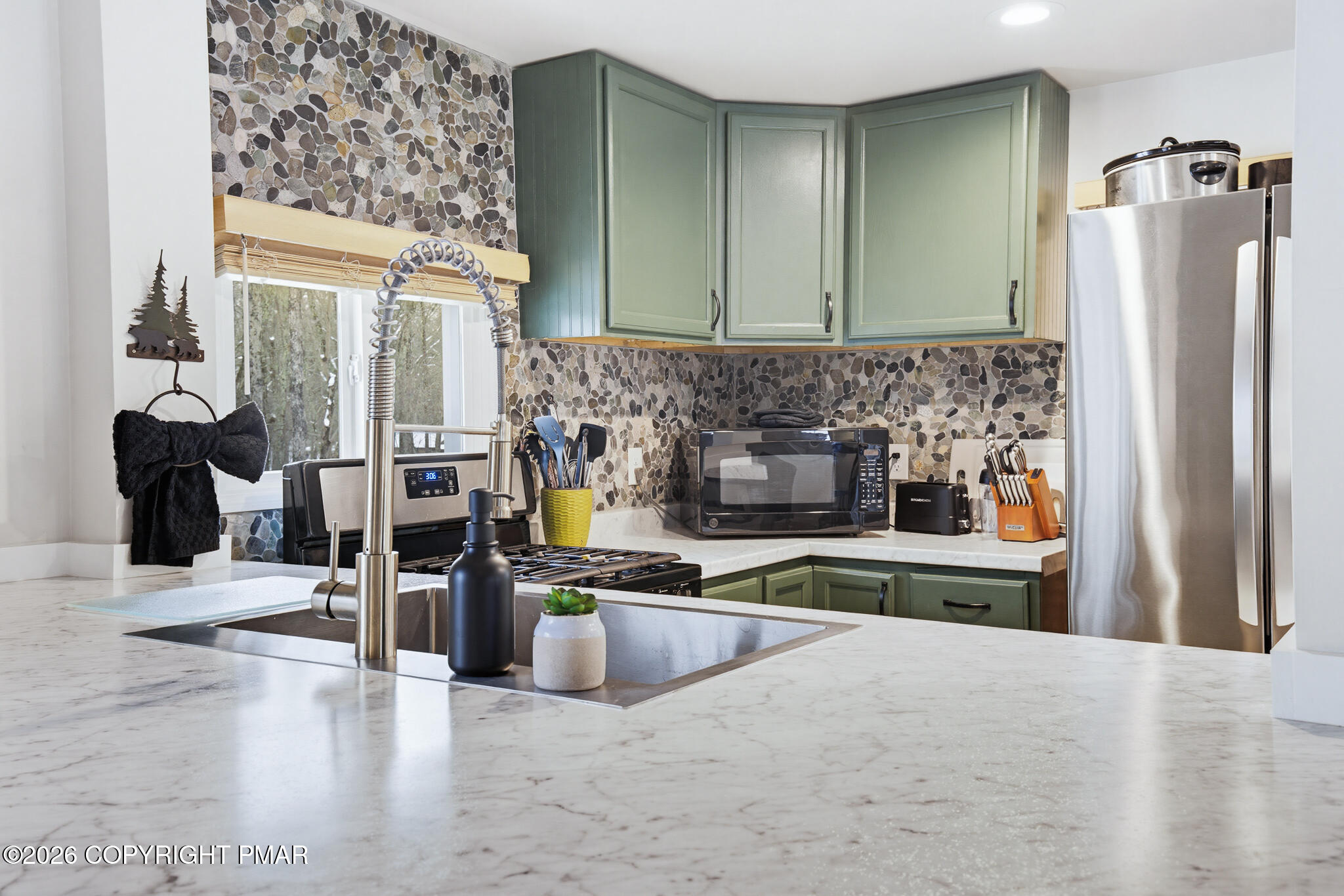 1109 Silver Lake Road Dingmans Ferry, PA 18328 - Photo 13 of 52 Kitchen