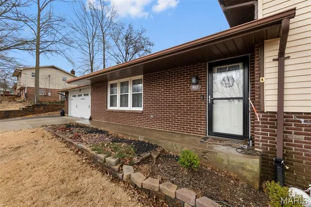 $269,000 | 307 Francis Drive, Jackson, MO 63755