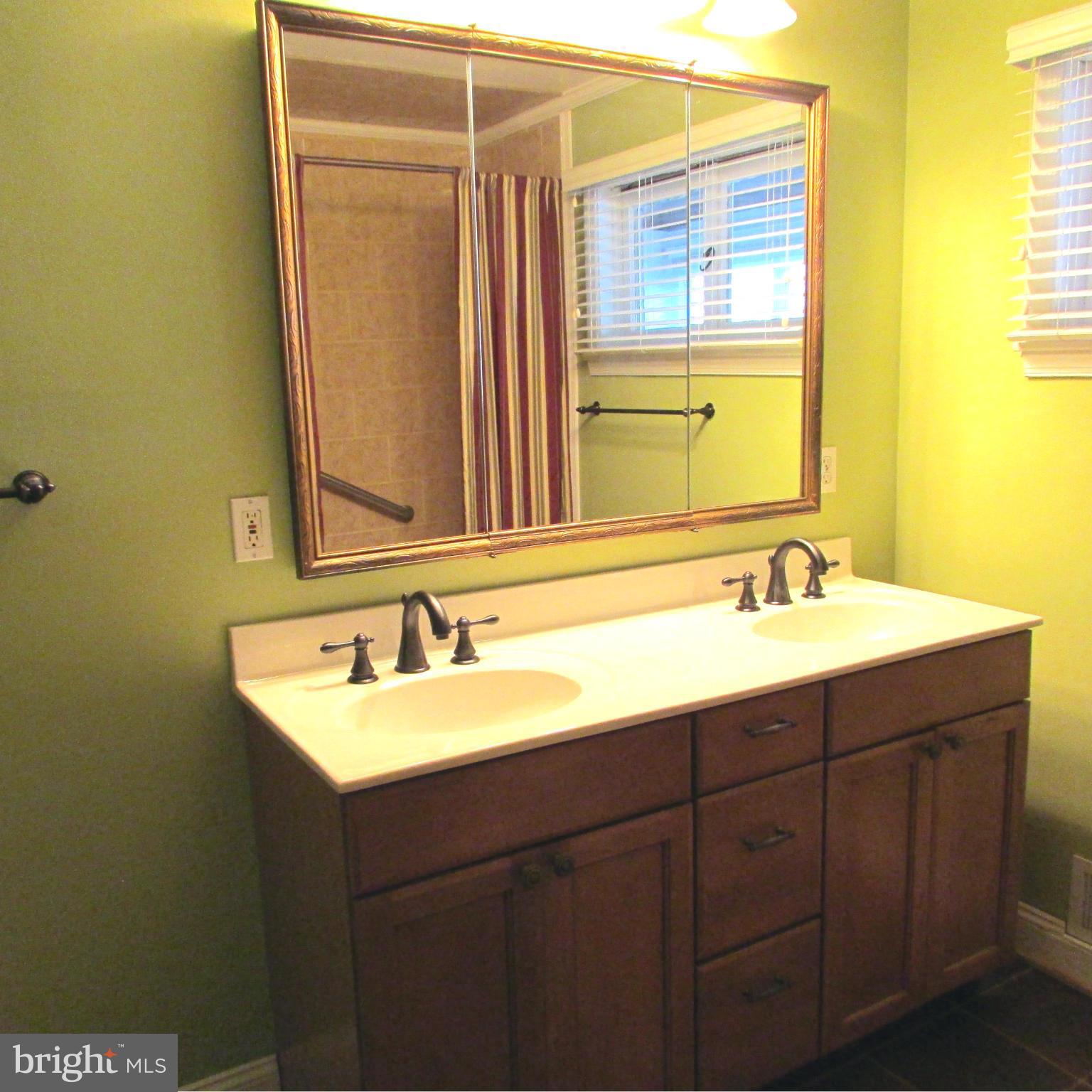 9110 Field Road Pikesville, MD 21208 - Photo 26 of 30 Bath