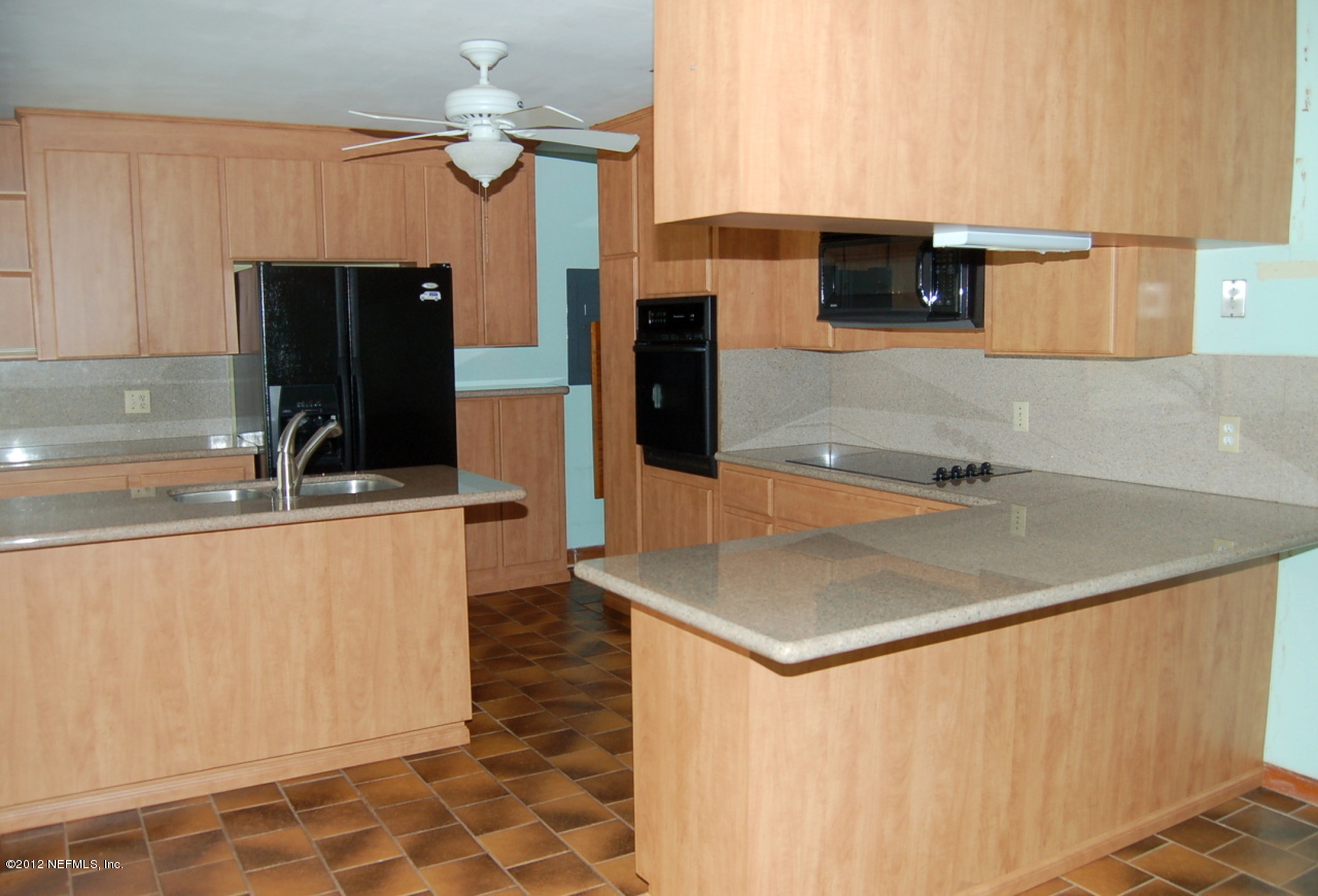 7347 Hennessy Road Jacksonville, FL 32244 - Photo 7 of 14 Kitchen
