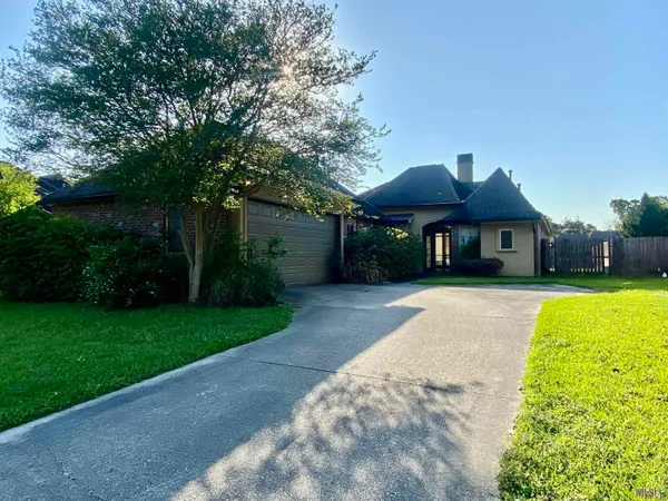 $332,800 | 150 Tiger Drive, St. Gabriel, LA 70776