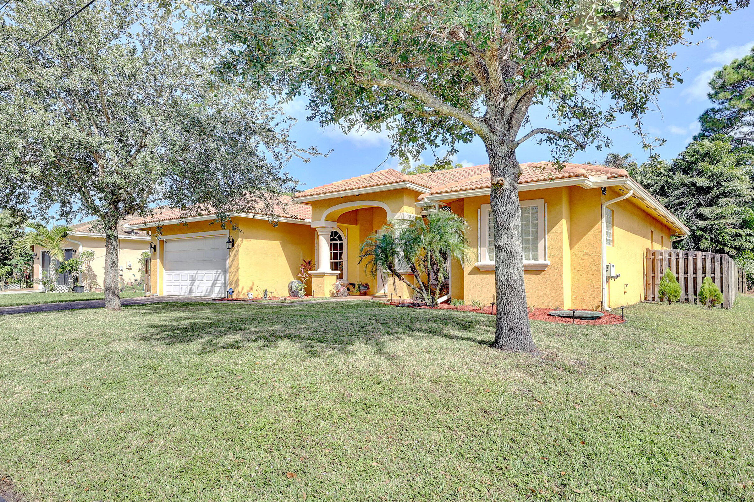 2331 Southwest Madrid Road Port St. Lucie, FL 34953 - Photo 2 of 37 02_632a8638_39_40_41_42