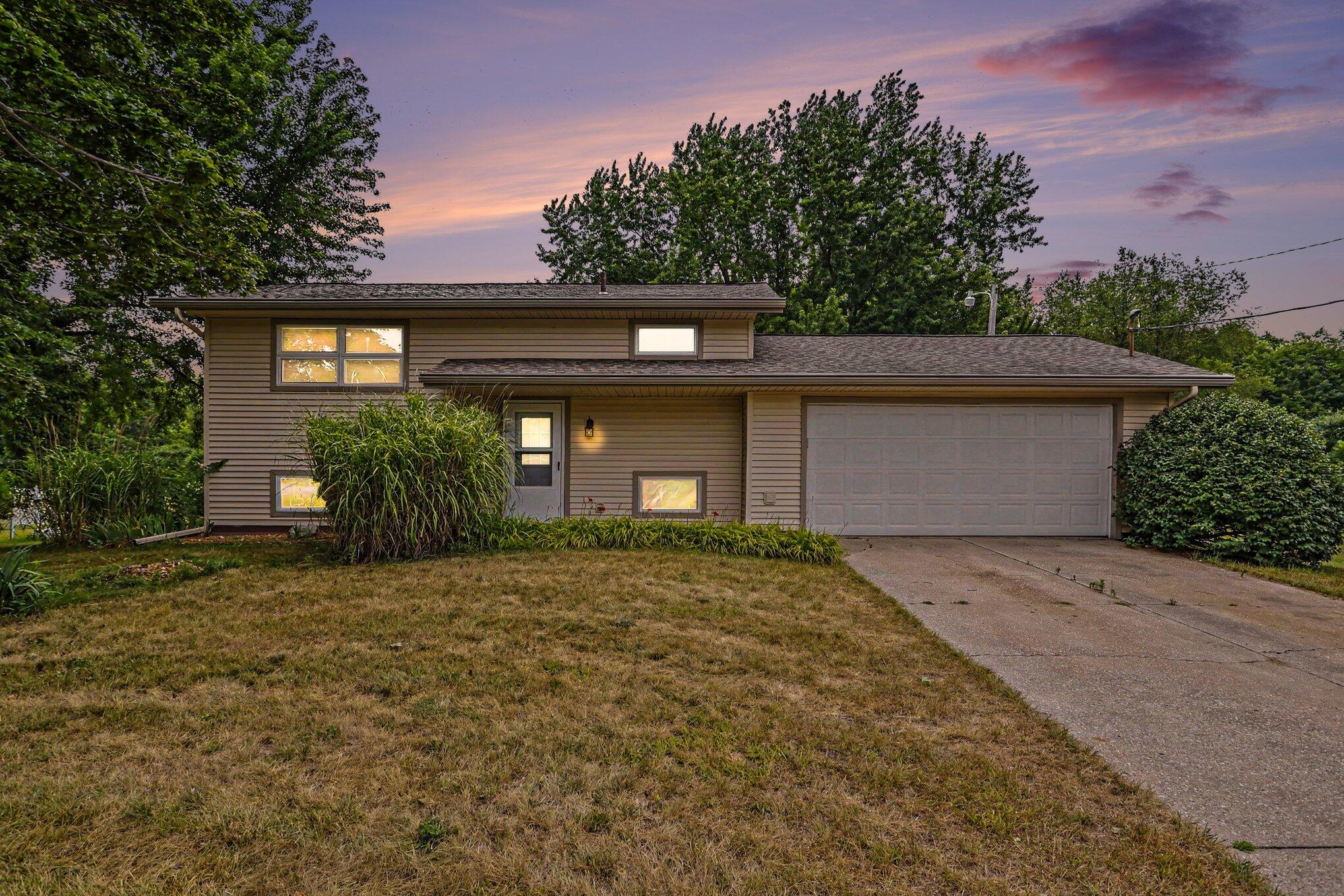 2785 Eaman Road Benton Harbor, MI 49022 - Photo 1 of 28 001_file_5598