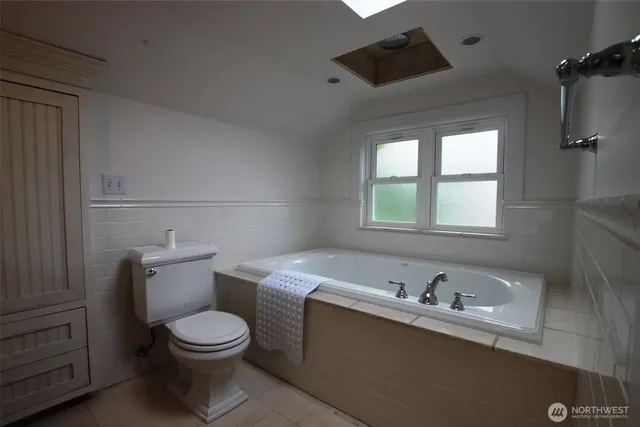 $3,750 | 2651 Northwest 87th Street, Seattle, WA 98117