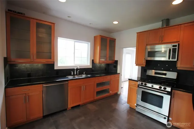 $3,750 | 2651 Northwest 87th Street, Seattle, WA 98117