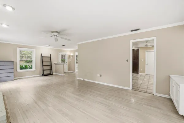 $2,400 | 7585 Skipper Lane, Tallahassee, FL 32317