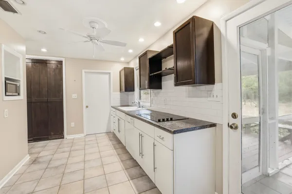 $2,400 | 7585 Skipper Lane, Tallahassee, FL 32317