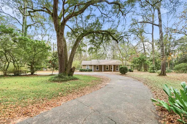 $2,400 | 7585 Skipper Lane, Tallahassee, FL 32317