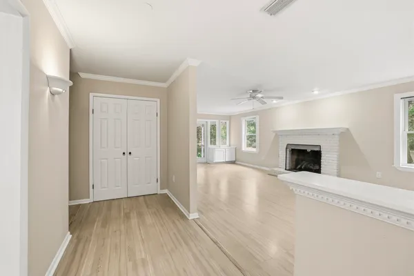 $2,400 | 7585 Skipper Lane, Tallahassee, FL 32317